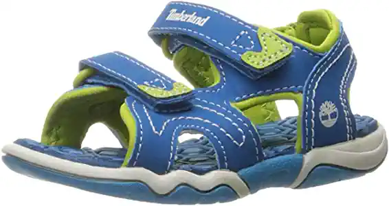 Flashback to sandals kids wore this summer. As summer has come to an end, let's flash back to the 5 popular sandals worn by kids this summer.