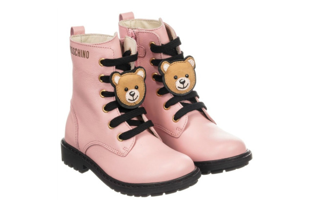 Italian Shoe Brands For Kids When discussing shoes, Italian ones are most common and respectable. This is cause the product have been tested and approved by many. Whether male or female, boy or girl, regardless of the size and age, this shoes varies according to the designers.